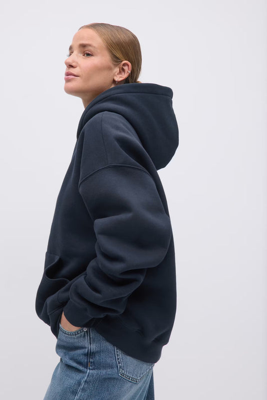 Les hoodies oversize : pourquoi ils cartonnent en hiver